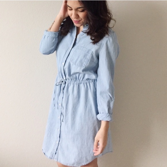 Old Navy Dresses & Skirts - Old navy chambray dress size medium